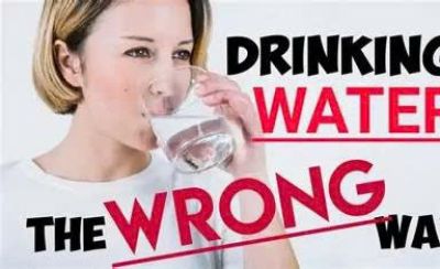 Uống nước sai c&aacute;ch